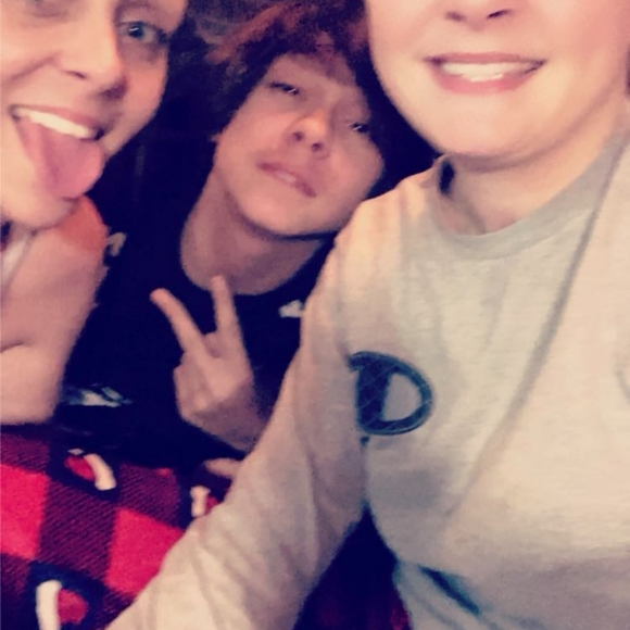 Meet your Posher, Amanda - Picture 3 of 4